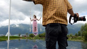 FOTO: Dinamika Wisata 'Selfie' di Danau Erhai