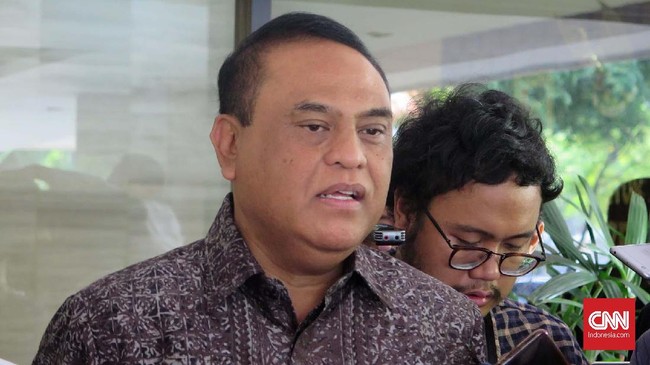 Menpan RB Syafruddin mengatakan revisi UU KPK tidak langsung membuat semua pegawai di KPK berstatus ASN karena butuh 2 tahun untuk membuat aturan turunannya.