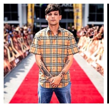 Harry Styles & Louis Tomlinson Terlibat Adegan Cinta Sesama Jenis