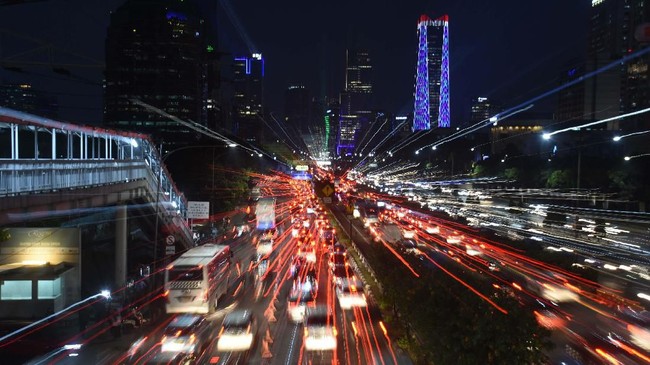 Dinas Lingkungan Hidup dan Kebersihan Jakarta mengklaim kualitas udara buruk yang viral selama ini hanya diukur di pagi dan siang hari.