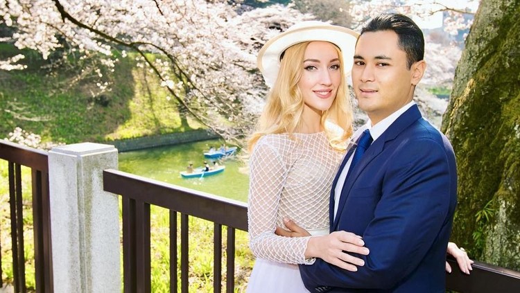 Panji Trihatmojo dan istri tak sabar menanti kelahiran anak pertama.