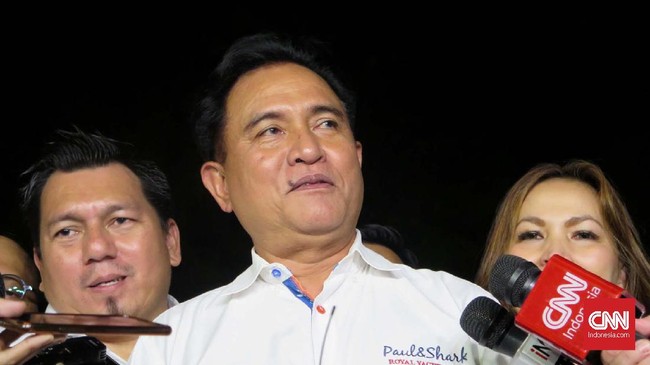 Ketiga cara menunda Pemilu 2024 tersebut adalah melalui amandemen UUD 1945, dekrit presiden, dan konvensi ketatanegaraan.