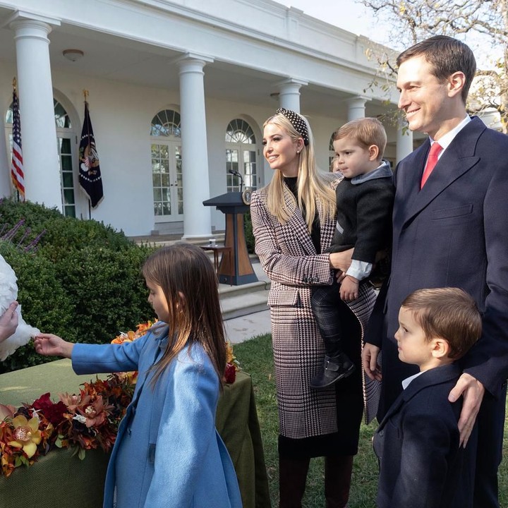 Perayaan thanksgiving bagi wanita 37 tahun ini menjadi momen berkumpul bersama keluarga. (Foto: Instagram: @ivankatrump)