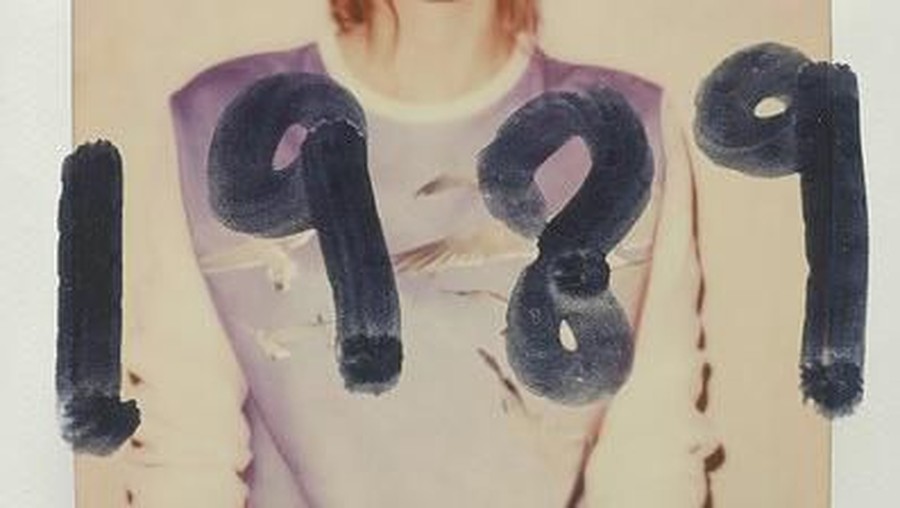 1989 Enam album Taylor Swift yang dibeli Scooter Braun dan menjadi hak miliknya.