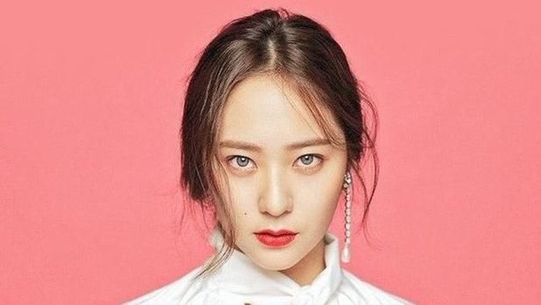 Sukses bermusik, tujuh idol K-Pop ini mencoba peruntungannya di dunia akting dengan menjadi cameo di drama Korea lho. Kira-kira ada siapa saja ya?