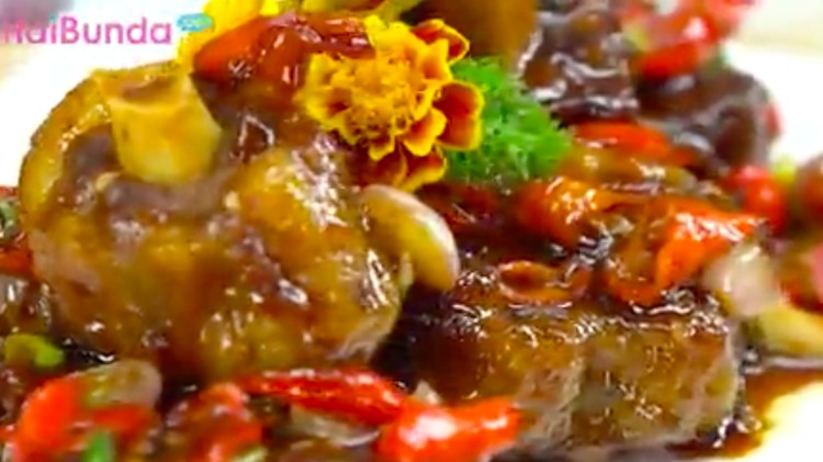 Bosan makan sup buntut? Coba resep baru yang dijamin bikin lidah bergetar yuk, yaitu buntut rawit.