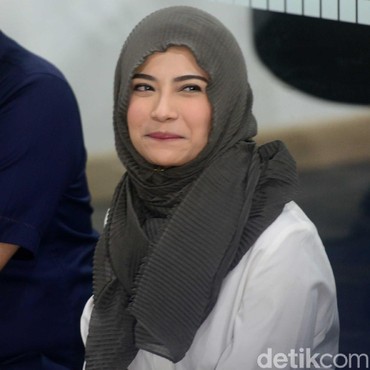 Vanessa Angel: Lepas dari Prostitusi, Eh Tersandung Psikotropika