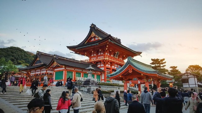 Duta Besar Jepang untuk Indonesia Masaki Yasushi membeberkan tradisi unik Ramadan di Negeri Sakura.