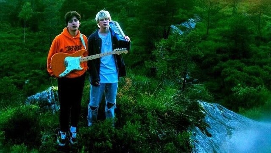 Lirik Lagu Never Cared - Boy Pablo feat Jimi Somewhere Ulasan lirik lagu Boy Pablo feat Jimi Somewhere yang berjudul Never Cared.