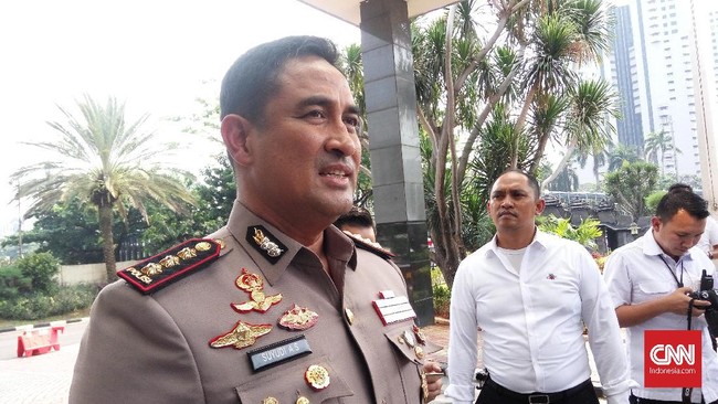 Dirreskrimum Polda Metro Jaya Kombes Pol Suyudi Ario Seto mengatakan IZH sebagai seorang dokter tak mengobati Ninoy, malah ikut menginterogasi di masjid.