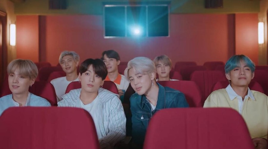 Lirik Lagu Lights - BTS Lirik lagu Lights yang dipopulerkan BTS.