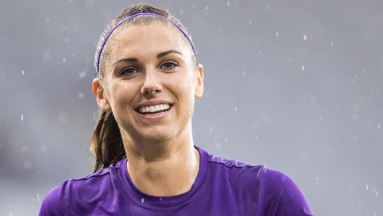 7 Potret Cantik Alex Morgan, Top Skorer Piala Dunia Wanita 2019 Penyerang tim nasional wanita Amerika Serikat di Piala Dunia Wanita 2019, Alex Morgan, tengah menjadi sorotan publik dunia. Berikut ini 7 potret cantik dirinya.