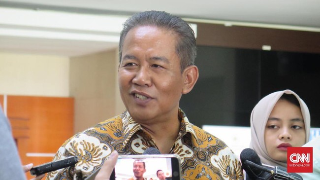 Pensiunan jenderal bintang tiga, Anang Iskandar, mengklaim memiliki kemampuan yang mumpuni jadi pimpinan KPK berbekal pengalaman 34 tahun berdinas di Polri.
