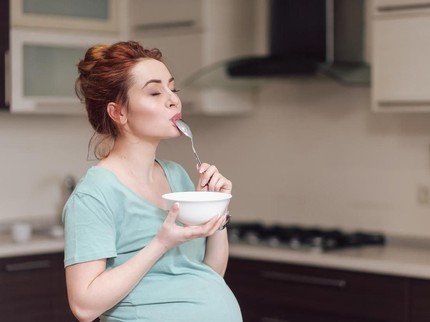 Meski Banyak Manfaat, Benarkah Buah Pinang Muda Berbahaya untuk Bumil?