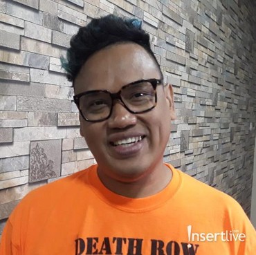 Uya Kuya Iri Nikita Mirzani Bisa Pelukan dengan Lenny Kravitz