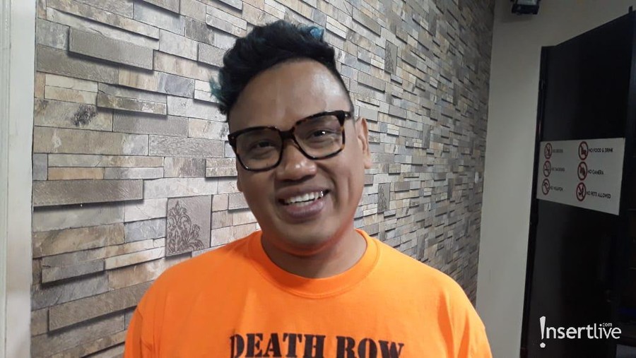 Perihal pertemuan Nikita Mirzani dengan Lenny Kravitz.