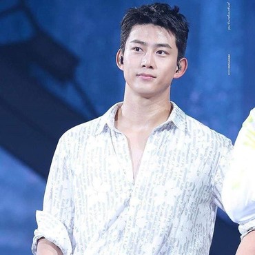 Terungkap Identitas Kekasih Taecyeon 2PM