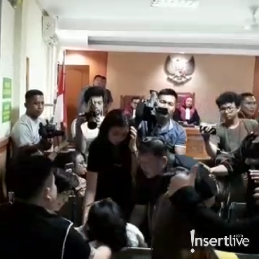 Kriss Hatta Dinyatakan Bebas, Ibunda Langsung Jatuh Pingsan