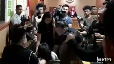 Kriss Hatta Dinyatakan Bebas, Ibunda Langsung Jatuh Pingsan
