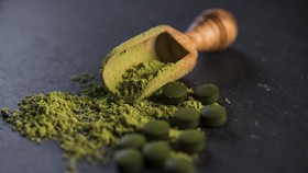 Meneguk Manfaat Spirulina Si Ganggang Hijau-Biru