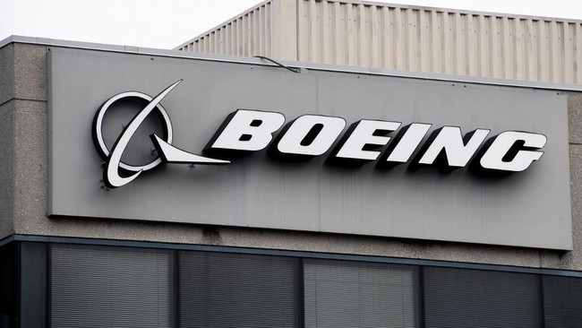 CEO Boeing Dave Calhoun berniat mundur pada akhir tahun ini, di tengah perhatian global terhadap isu keselamatan pada pesawat produksi perusahaan.