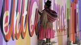FOTO : Mural Cantik Penghias Desa di 'Atap' Bolivia Desa Chua Uma dekat La Paz di Bolivia bukan perkampungan biasa. Di desa berlokasi 3.800 meter di atas permukaan laut ini memiliki ragam rupa mural cantik.