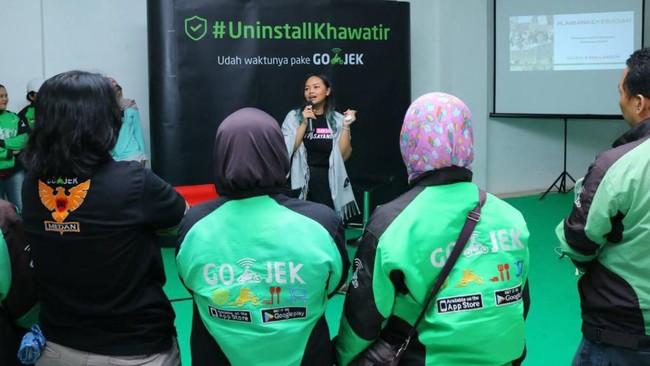 Gojek melatih sejumlah mitra driver dengan pendidikan antikekerasan seksual guna menciptakan keamanan antara mitra dan konsumen.