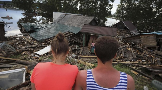 FOTO: Banjir Bandang Menerjang Siberia