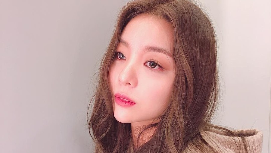 Lirik lagu Room Shaker yang dipopulerkan oleh Ailee.