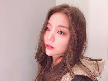 img-title Ailee Umumkan Bakal Dinikahi Choi Si Hun 'Single Inferno' pada April 2025