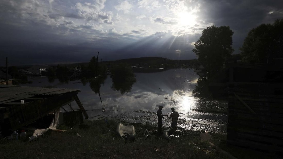FOTO: Banjir Bandang Menerjang Siberia