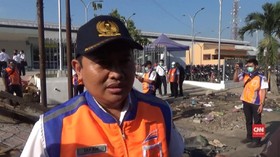 VIDEO: Penertiban PKL di Stasiun Jombang Diwarnai Perlawanan