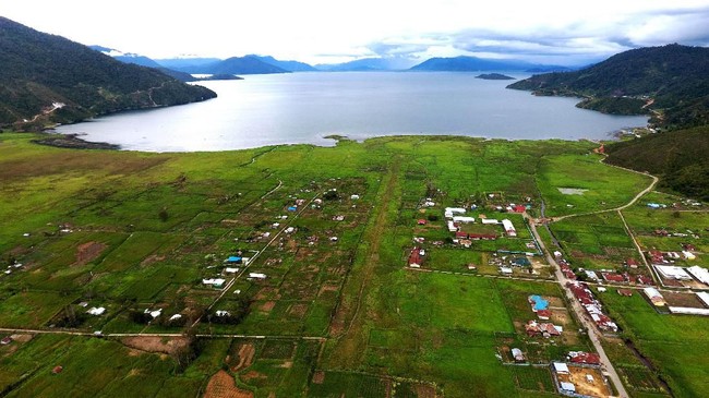 Jokowi menggelontorkan Rp13 triliun untuk Papua pada 2020. Dana tersebut, Rp8,37 triliun untuk otonomi khusus dan Rp4,68 triliun untuk pembiayaan infrastruktur.