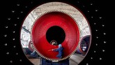 NYALANG: Kisah Abadi di Belantara Angan Dalam foto unik pilihan CNNIndonesia.com pekan ini, ada cerita tentang panas yang menyengat Eropa, padi-padi unik di China, dan api di Pan America Games.