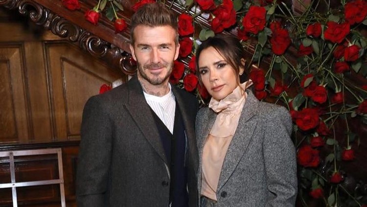 Berawal dari cinta pada pandangan pertama, Victoria dan David Beckham kini sudah 20 tahun membina rumah tangga.