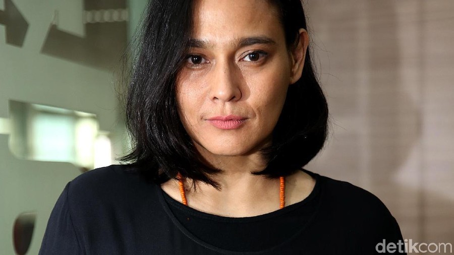 Sha Ine Febriyanti saat mempromosikan film terbarunya 'Bumi Manusia' di kantor detikcom&period;