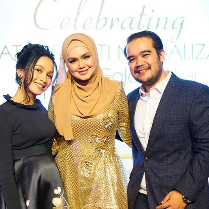 <p>Tya Arifin, pesinetron cantik asal Palembang resmi menjadi menantu Siti Nurhaliza di tahun 2015. Tya dipersunting Asyraf Khalid, putra dari Datuk Khalid, suami Siti. (Foto: Instagram @tyaarifin)</p>