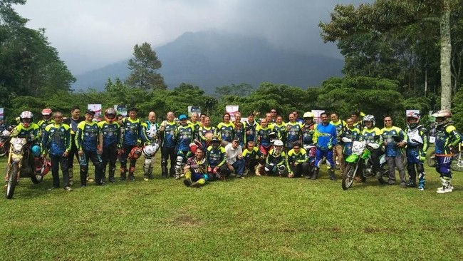 Komunitas pecinta motor trail Arek Lawas Suroboyo Motocross (ALAS MX) 70-80 kembali menguji nyali.