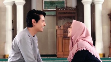 img-title Pernikahan Roger Danuarta dan Cut Meyriska Masih Misteri