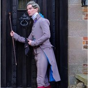 Kenalan dengan Zack Pinsent, Cowok Ganteng yang Senang Berpenampilan Ala Bangsawan