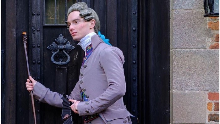 Kenalan dengan Zack Pinsent, Cowok Ganteng yang Senang Berpenampilan Ala Bangsawan