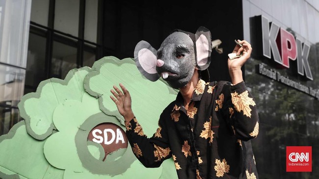 Pembahasan revisi UU KPK dan UU Minerba yang terbilang cepat tak luput dari upaya melemahkan pemberantasan korupsi, sekaligus memuluskan eksploitasi SDA.