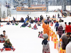 Yuk, Lihat Aksi Barongsai di Trans Snow World Bekasi Saat Imlek
