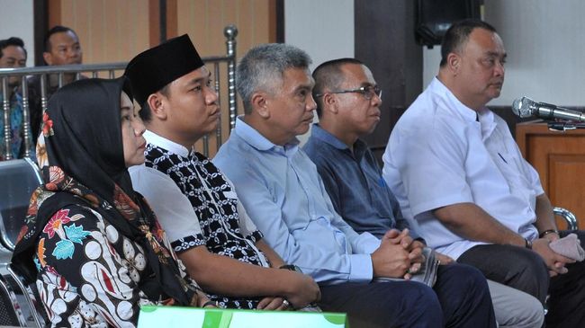 Lima komisioner nonaktif KPU Palembang mendaftarkan banding ke Pengadilan Tinggi Sumatera Selatan, Selasa (16/7).
