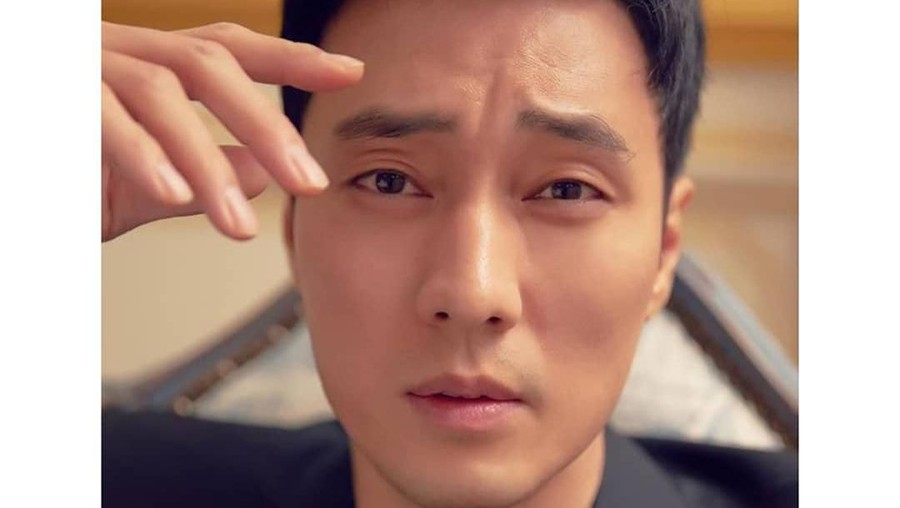 1. So Ji Sub Berikut, Insertlive sajikan deretan 4 aktor drama ahjussi rasa oppa yang laris manis di drama Korea.