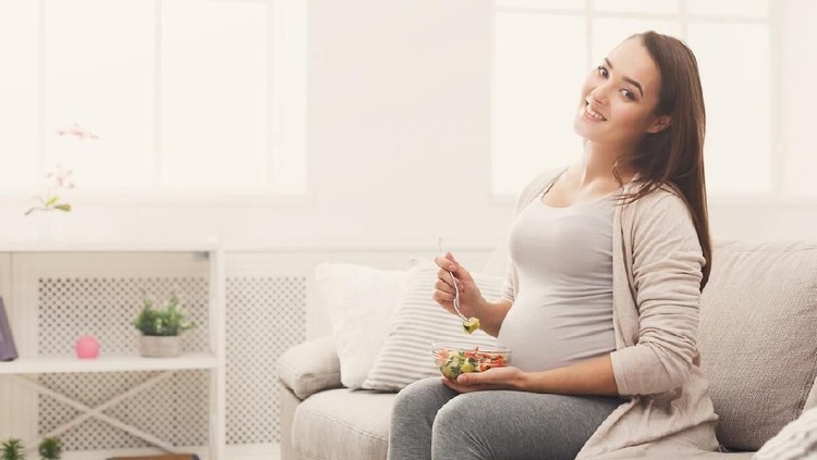 Sebuah penelitian menunjukkan, kekurangan asupan vitamin D selama hamil memiliki hubungan dengan risiko ADHD. Simak penjelasannya berikut ini, Bun.