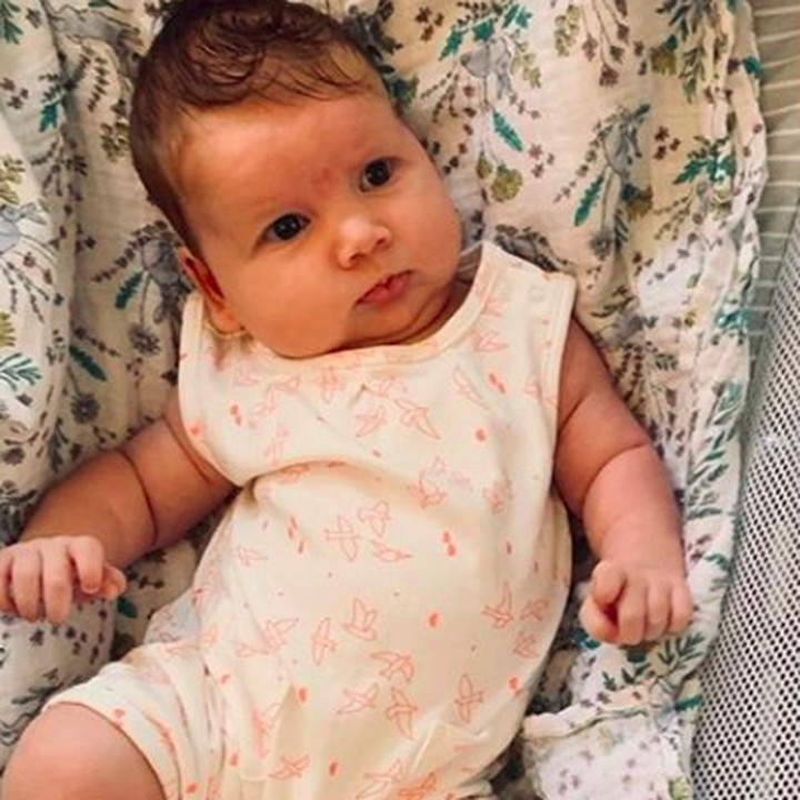 Birdie kini berusia 3 bulan, pipinya yang gembil membuatnya terlihat menggemaskan. (Foto: Instagram @jessicasimpson)