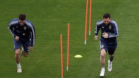 FOTO: Argentina dan Chile Berebut Gelar Hiburan