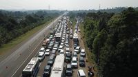 Ingin ke Puncak, Mizwar Terjebak Macet 7 Jam di Tol Jagorawi Andi&nbsp;Video
