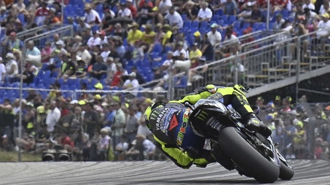 Yamaha sukses mengamankan Fabio Quartararo dan Valentino Rossi dalam pelukan mereka secara bersamaan di MotoGP.